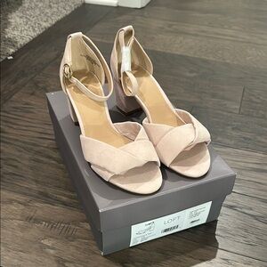 New In Box Loft Pink Suede Block Heel Sandals Sz 7.5